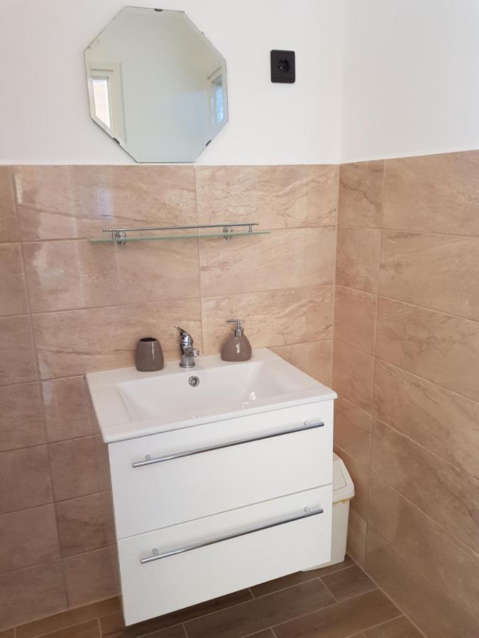 Apartamento Henrietta Apartmanház Zalakaros Exterior foto